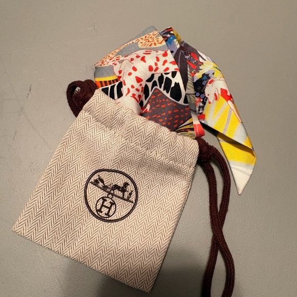 Colorful Patterned Twilly Scarf - Multicolor - Picture 10 of 11